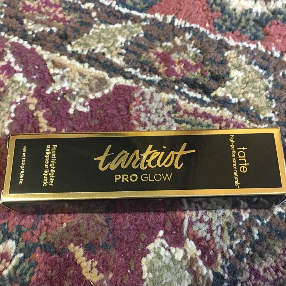 Tarteist Pro Glow liquid highligher